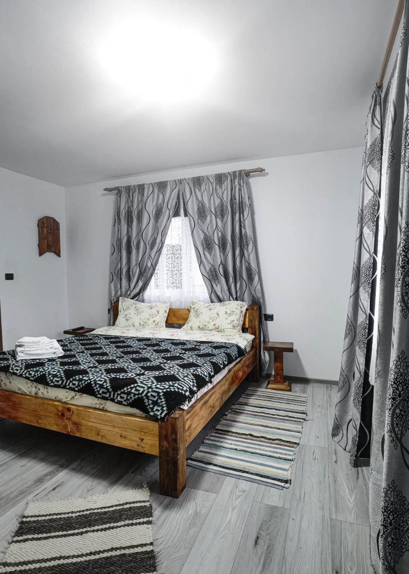 Casa Traditionala Borsa  Room photo